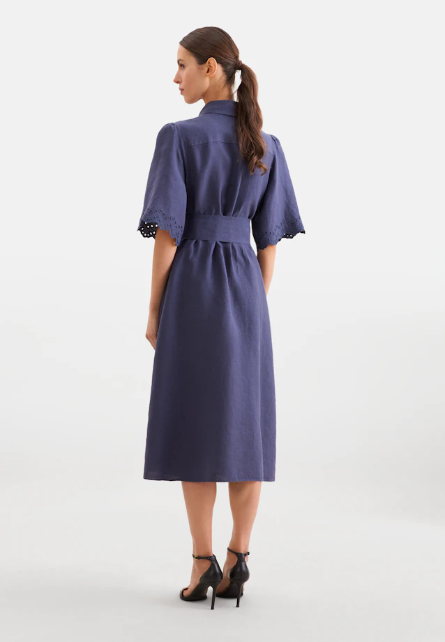 Hemdblusenkleid mit Stickerei und Taillengürtel aus 100% Leinen in Mittelblau |  Seidensticker Onlineshop
