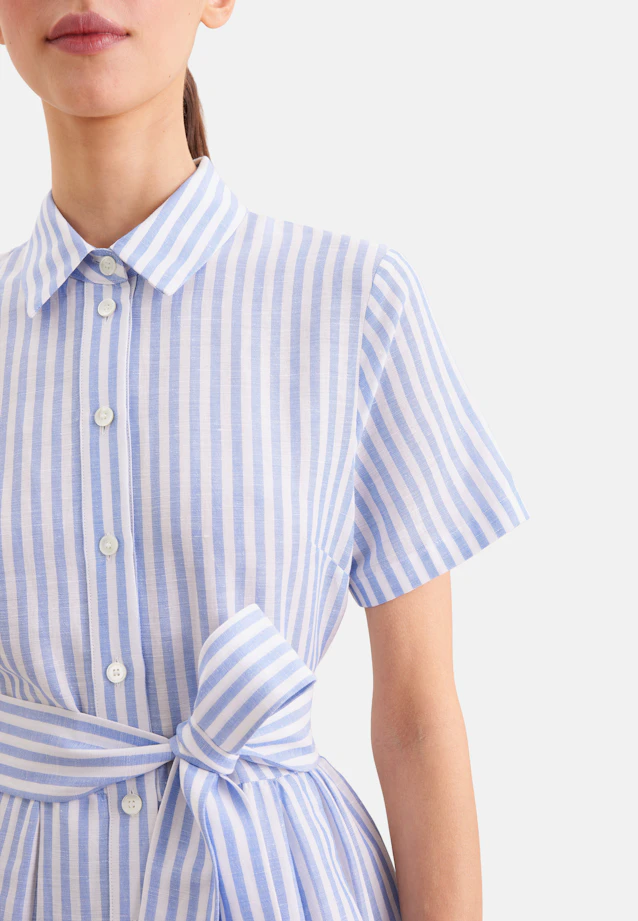 Robe-chemise avec jupe flottante en mélange de lin, slim in Bleu Clair |  Seidensticker Onlineshop