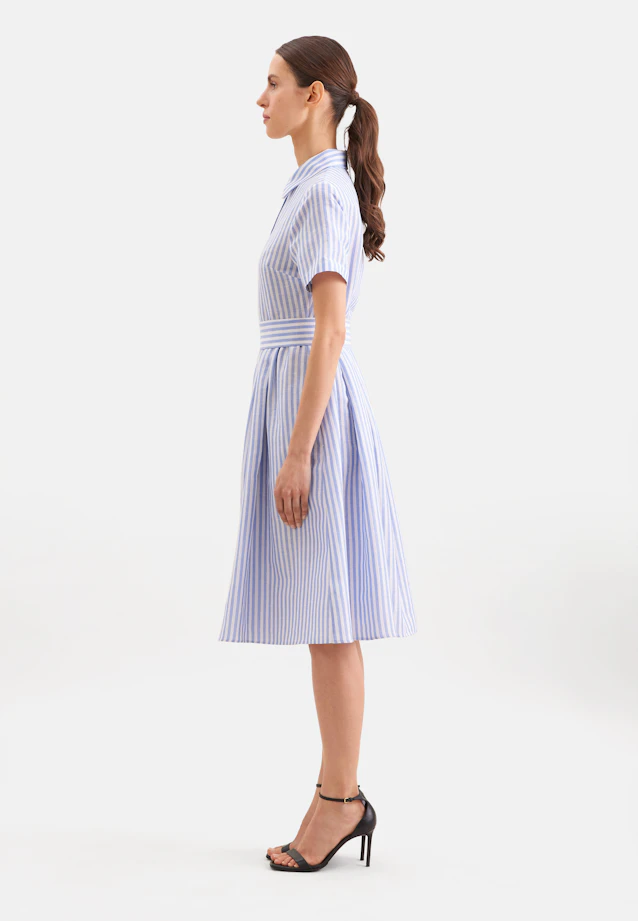 Robe-chemise avec jupe flottante en mélange de lin, slim in Bleu Clair |  Seidensticker Onlineshop