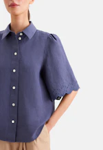 Halbarm Hemdbluse mit Stickerei aus 100% Leinen in Mittelblau |  Seidensticker Onlineshop