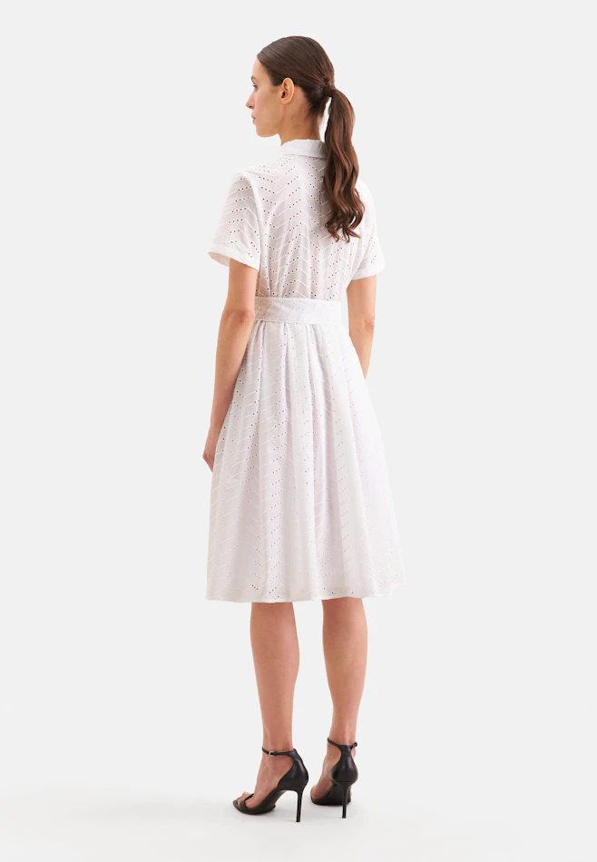 Stickerei Hemdblusenkleid mit schwingendem Rock, slim in Weiß | Seidensticker Onlineshop
