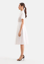 Stickerei Hemdblusenkleid mit schwingendem Rock, slim in Weiß |  Seidensticker Onlineshop