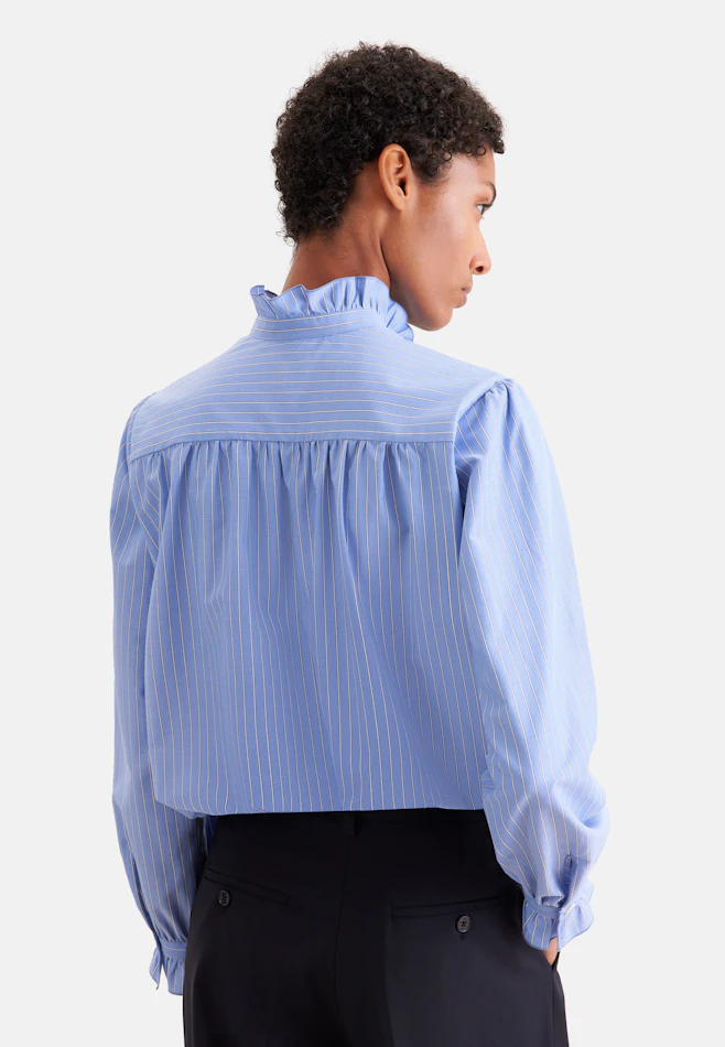 Blouse lavallière avec détail volanté dans Bleu Moyen | Boutique en ligne Seidensticker