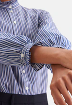 Hemdbluse mit Rüschendetails in Dunkelblau |  Seidensticker Onlineshop