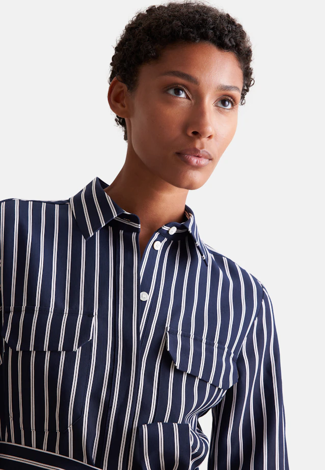 Weit schwingendes Hemdblusenkleid mit Bindegürtel, slim in Dunkelblau |  Seidensticker Onlineshop