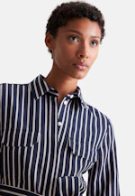 Weit schwingendes Hemdblusenkleid mit Bindegürtel, slim in Dunkelblau |  Seidensticker Onlineshop
