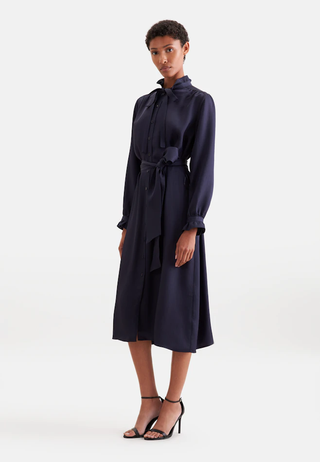 Satiniertes Kleid mit Schluppe und Bindeband aus Acetat in Dunkelblau | Seidensticker Onlineshop