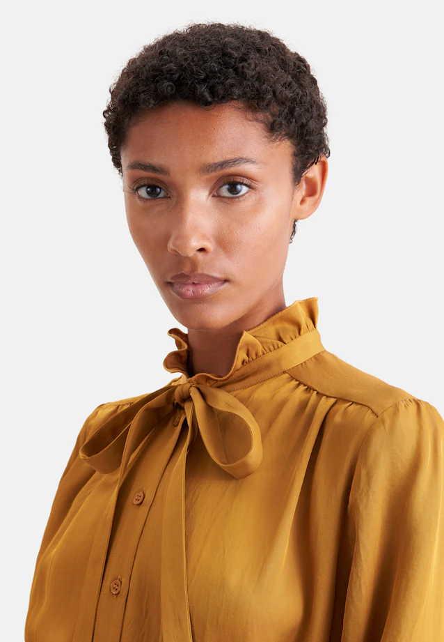 Satiniertes Kleid mit Schluppe und Bindeband aus Acetat in Gelb |  Seidensticker Onlineshop