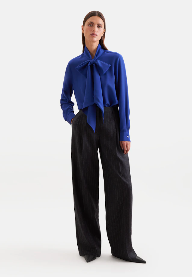 Seidenbluse mit angesetzter Schluppe in Mittelblau |  Seidensticker Onlineshop