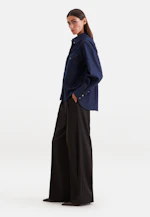 Denim Bluse mit Volumenärmeln und aufgesetzten Taschen in Dunkelblau |  Seidensticker Onlineshop