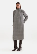 Satiniertes Kleid mit Rüschen und Gürtel in Braun |  Seidensticker Onlineshop
