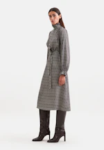 Satiniertes Kleid mit Rüschen und Gürtel in Braun |  Seidensticker Onlineshop