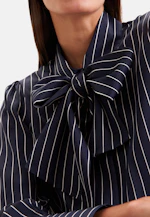 Bluse mit abnehmbarer Schluppe in Dunkelblau |  Seidensticker Onlineshop