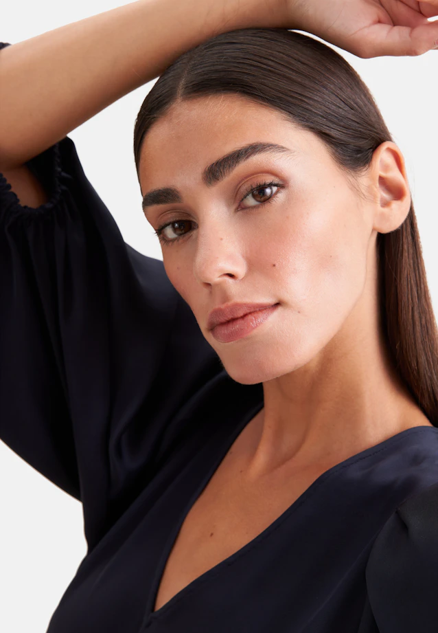 Satin blouse dress with V-neck in Dunkelblau |  Seidensticker Onlineshop