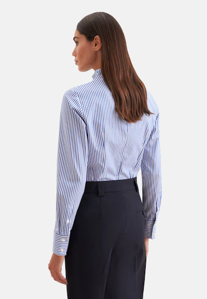 Kelchkragenbluse aus Baumwollsatin slim fit in Mittelblau |  Seidensticker Onlineshop