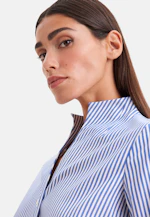 Kelchkragenbluse aus Baumwollsatin slim fit in Mittelblau |  Seidensticker Onlineshop