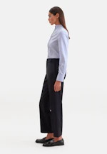 Kelchkragenbluse aus Baumwollsatin slim fit in Mittelblau |  Seidensticker Onlineshop