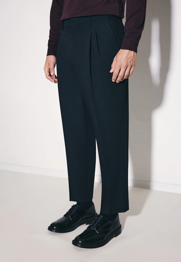 Chino Cropped mit Bundfalten in Schwarz |  Seidensticker Onlineshop