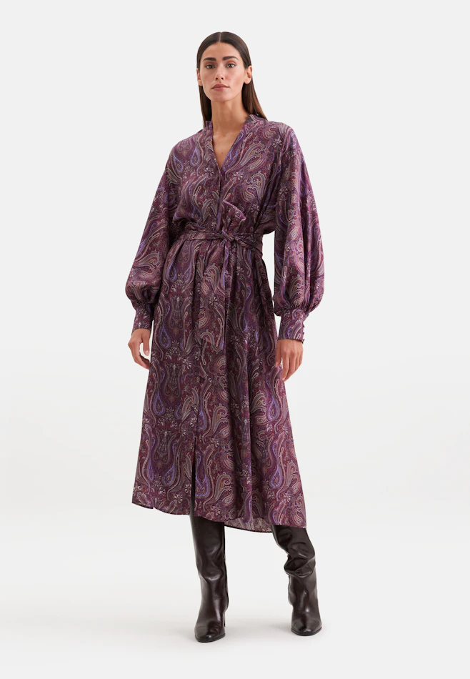 Stehkragenkleid mit Taillengürtel und hohen Manschetten in Lila | Seidensticker Onlineshop