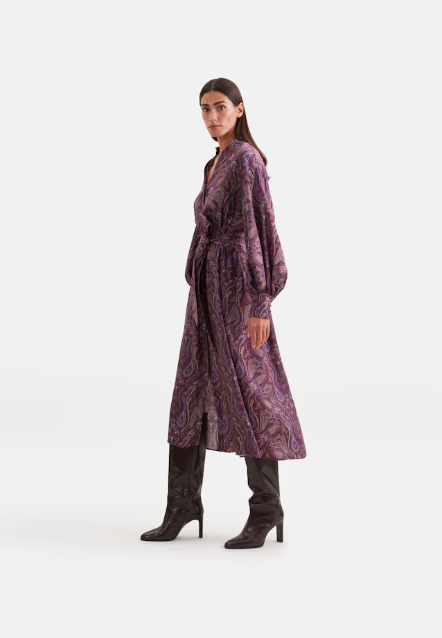Stehkragenkleid mit Taillengürtel und hohen Manschetten in Lila |  Seidensticker Onlineshop