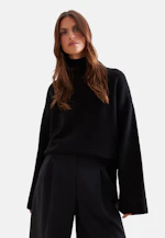 Boxy wool and cashmere turtleneck sweater in Schwarz |  Seidensticker Onlineshop