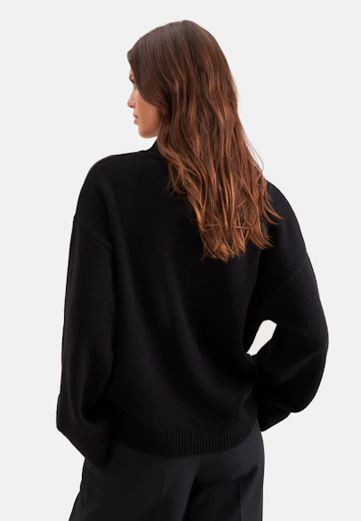 Boxy wool and cashmere turtleneck sweater in Schwarz |  Seidensticker Onlineshop
