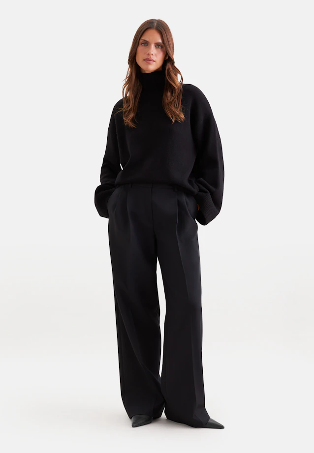Boxy wool and cashmere turtleneck sweater in Schwarz |  Seidensticker Onlineshop