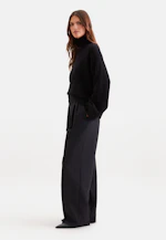Boxy wool and cashmere turtleneck sweater in Schwarz |  Seidensticker Onlineshop