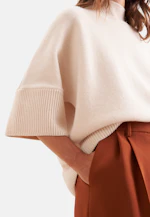 Boxy wool and cashmere turtleneck sweater in Beige |  Seidensticker Onlineshop
