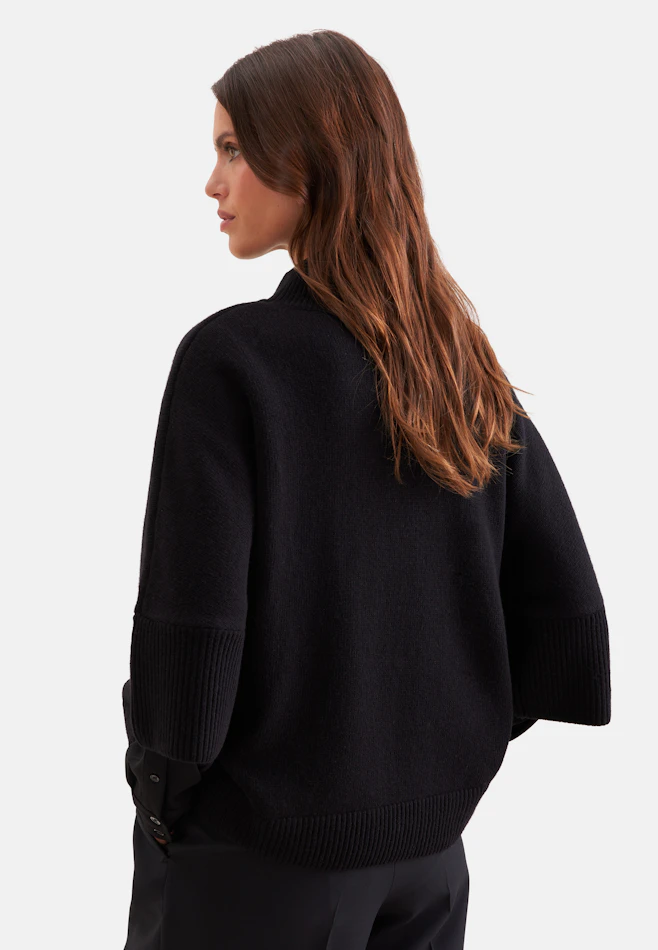 Boxy wool and cashmere turtleneck sweater in Schwarz | Seidensticker online shop