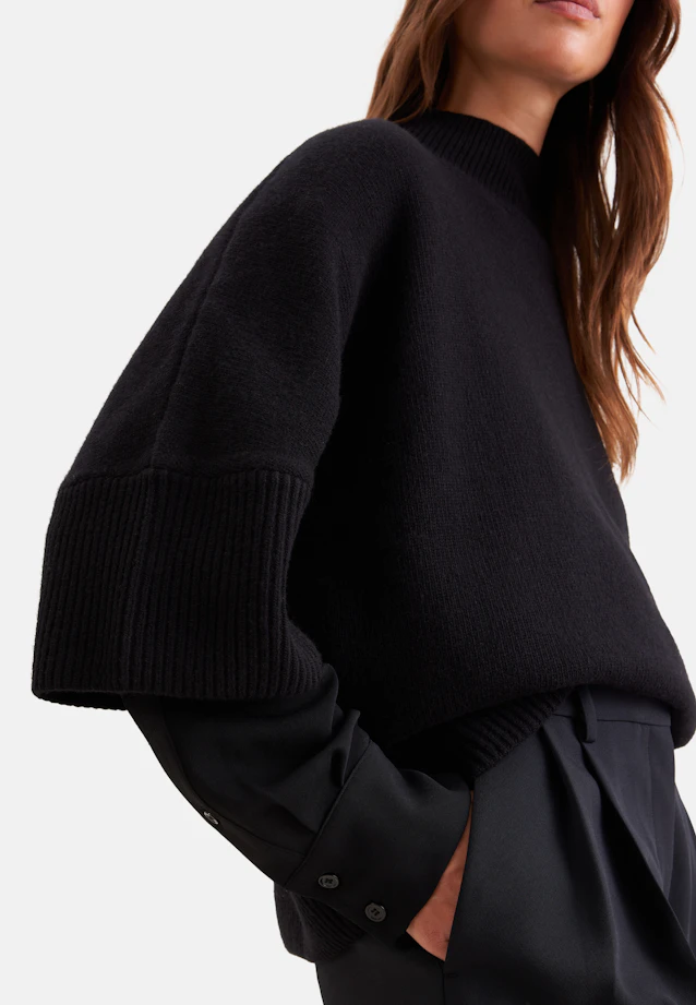 Boxy wool and cashmere turtleneck sweater in Schwarz |  Seidensticker Onlineshop