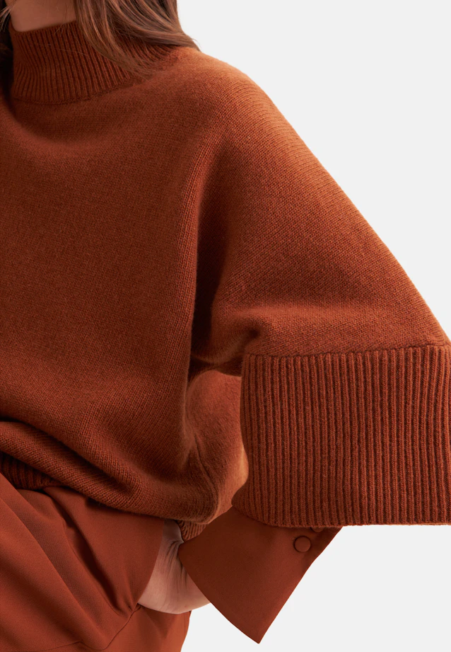 Boxy wool and cashmere turtleneck sweater in Braun |  Seidensticker Onlineshop