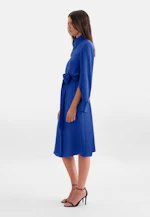Satin shirt dress with high sleeve slits in Mittelblau |  Seidensticker Onlineshop