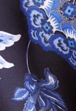 Satinierte Raglanbluse mit Schleifendetails in Schwarz |  Seidensticker Onlineshop