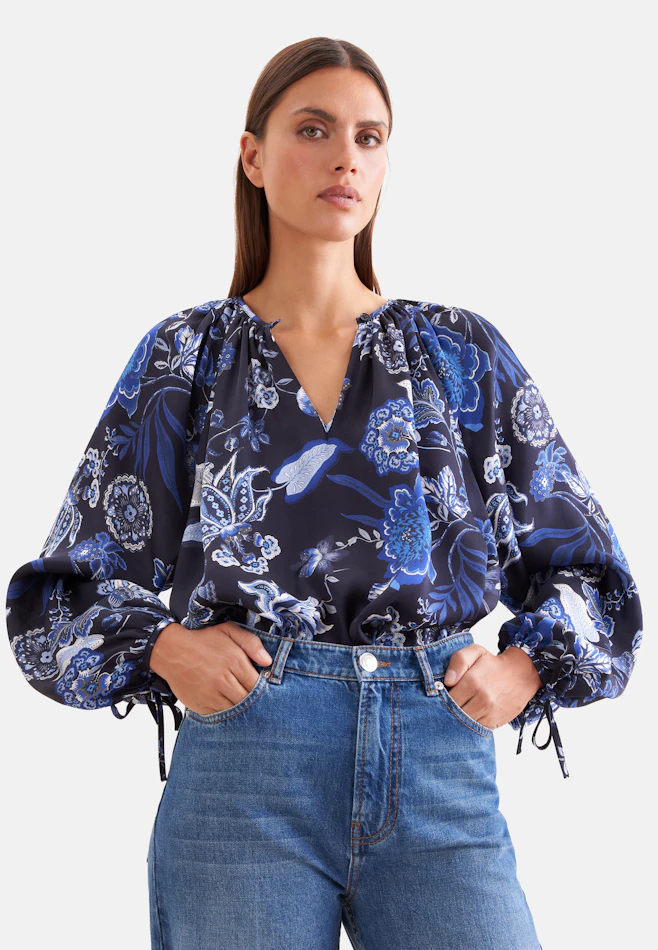 Satinierte Raglanbluse mit Schleifendetails in Schwarz | Seidensticker Onlineshop