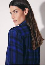 Hemdbluse mit abnehmbarer Schluppe in Mittelblau |  Seidensticker Onlineshop