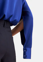 Shirt blouse with high sleeve slits made of 100% silk in Mittelblau |  Seidensticker Onlineshop