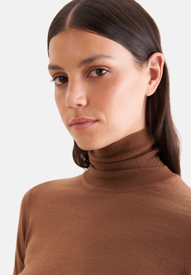 THE ESSENTIAL Fine-Knit Turtleneck Sweater with Silk in Braun |  Seidensticker Onlineshop