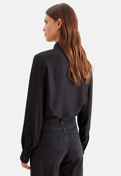 Hemdbluse aus semitransparentem Streifen mit abnehmbarer Schluppe in Schwarz |  Seidensticker Onlineshop