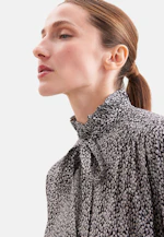 Satiniertes Kleid mit Schluppe und Bindeband in Schwarz |  Seidensticker Onlineshop