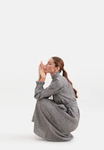 Satiniertes Kleid mit Schluppe und Bindeband in Schwarz |  Seidensticker Onlineshop