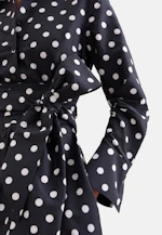 Taftkleid mit Tupfen in Schwarz |  Seidensticker Onlineshop