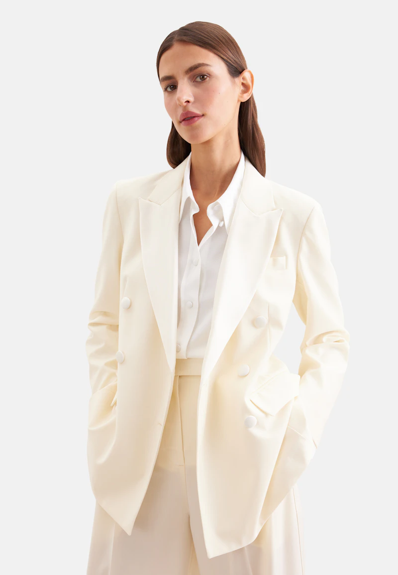 Zweireihiger Smokingblazer aus einer Wollmischung mit satinierten Details