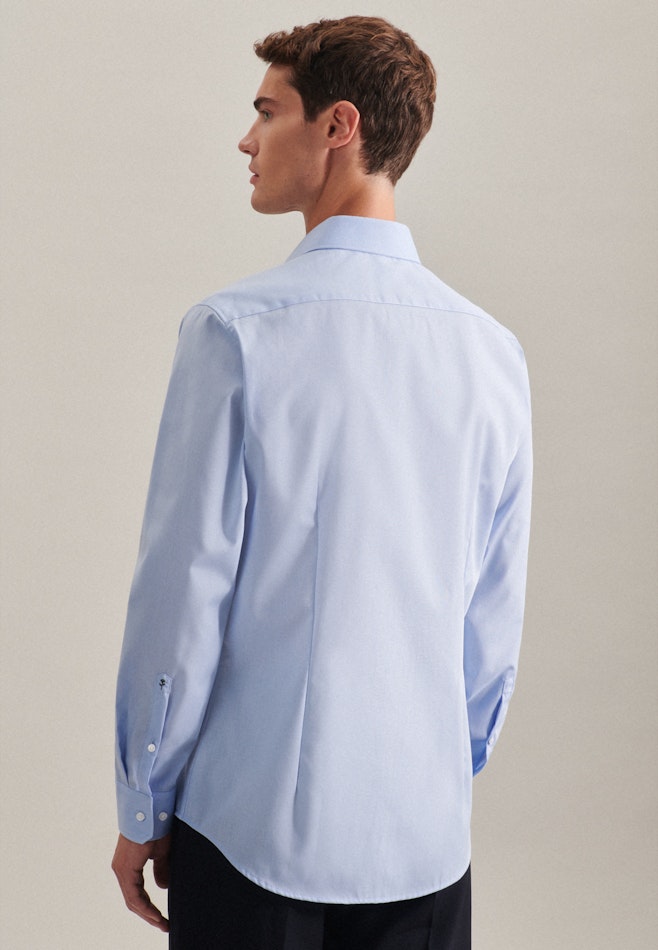 Non-iron Fil a fil Business Shirt in Shaped with Kent-Collar in Light Blue | Seidensticker online shop