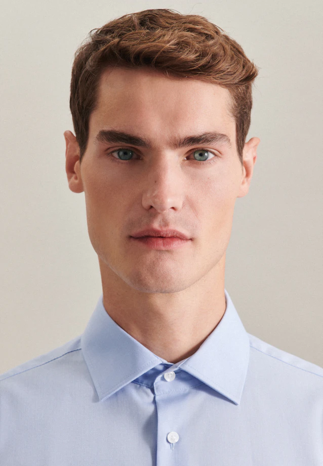 Shaped Chemise d'affaires Uni in Bleu Clair |  Seidensticker Onlineshop