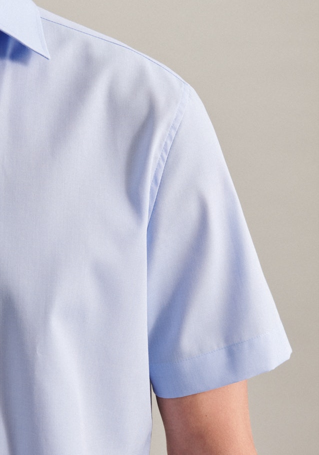 Bügelfreies Fil a fil Kurzarm Business Hemd in Shaped mit Kentkragen in Hellblau |  Seidensticker Onlineshop