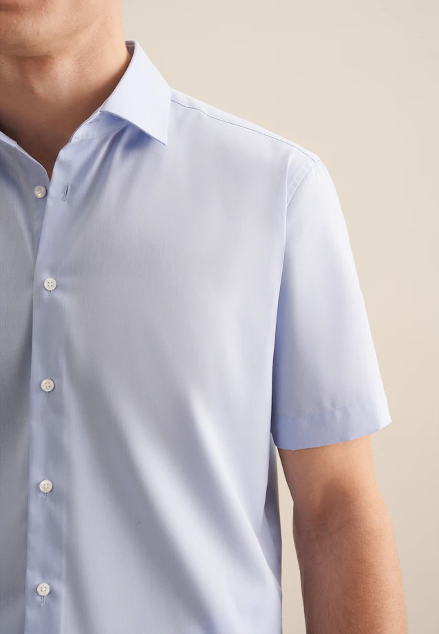 Shaped Chemise d'affaires Uni in Bleu Clair |  Seidensticker Onlineshop