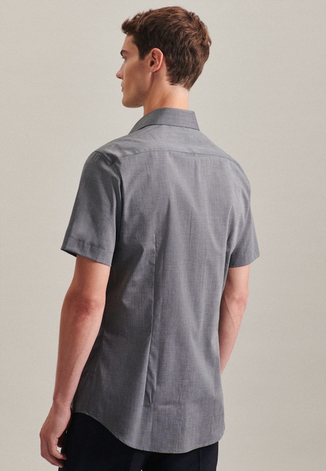 Non-iron Fil a fil Short sleeve Business Shirt in Shaped with Kent-Collar in Grey | Seidensticker online shop