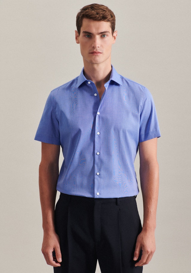 Non-iron Fil a fil Short sleeve Business Shirt in Shaped with Kent-Collar in Medium Blue | Seidensticker Onlineshop