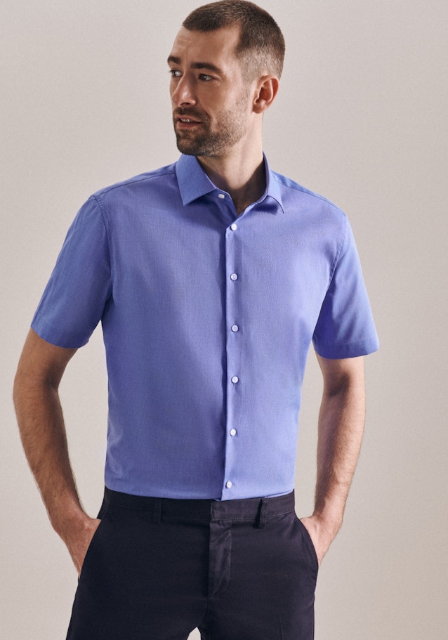 Non-iron Fil a fil korte arm Business overhemd in Shaped with Kentkraag in Middelmatig Blauw |  Seidensticker Onlineshop